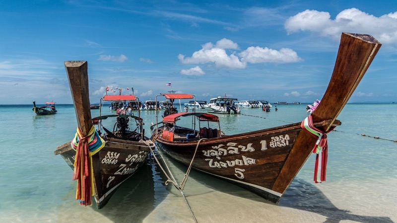 Deux bateaux utilisés pour des excursions