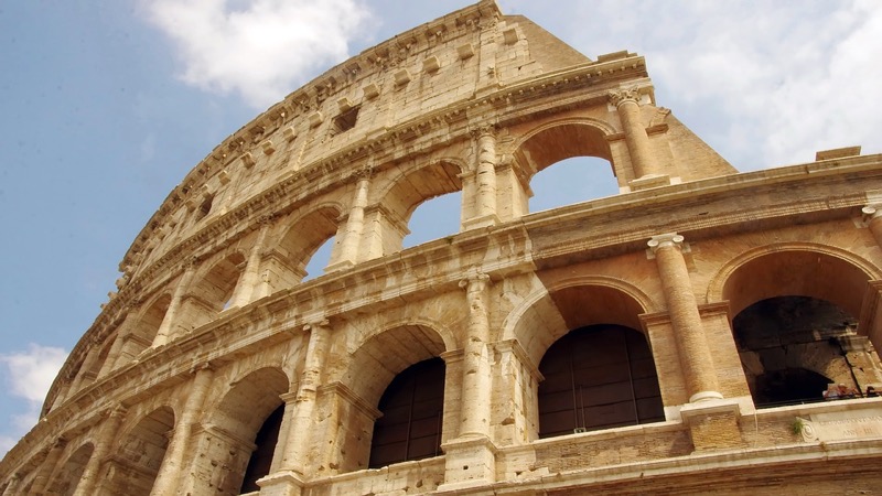 Vue d'en bas du Colisée, Rome