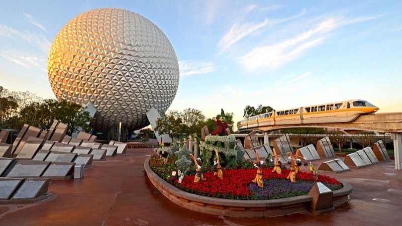 Sphère blanche représentative du Epcot Center