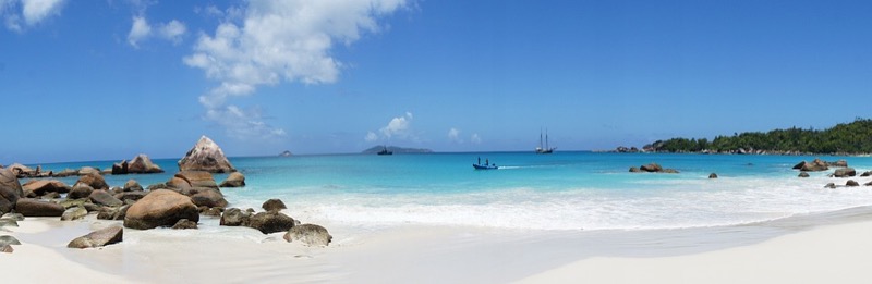 Plage désertique des Maldives